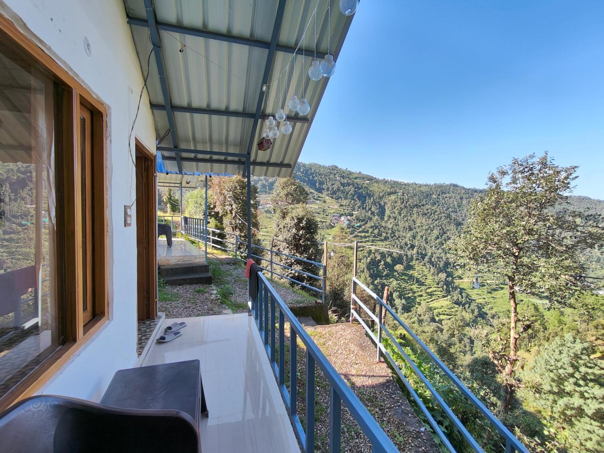 Himwanderer Camps & Pangot Lodge *